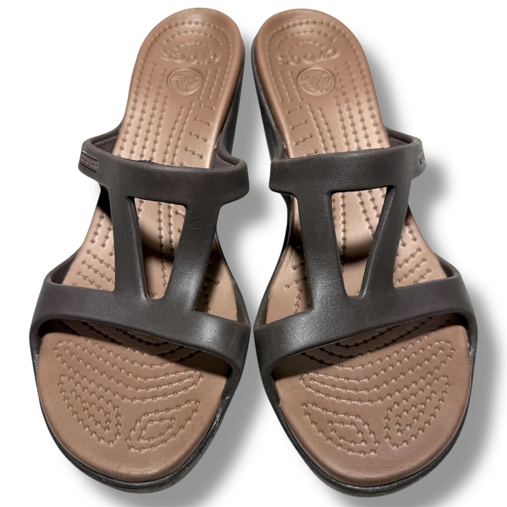 Crocs Cyprus II Sandals in Espresso/Bronze - Picture 3 of 8